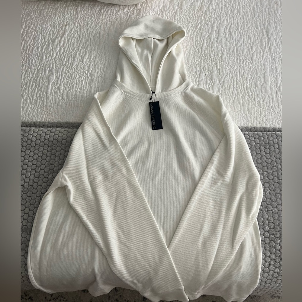Banana Republic white hoodie. Never worn before with original tag attached.